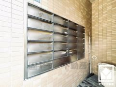 集合ポストが備わっています。鍵付きなので安心です。