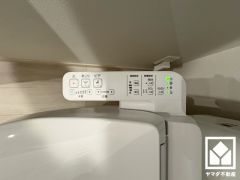 温水洗浄便座付きで、季節を問わずいつでも温かい便座をお使いいただけます。