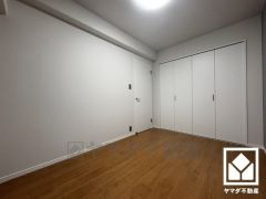 大きなクローゼット付きで整理整頓しやすいです。