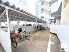 JR東海道本線「立花」駅まで徒歩約18分、阪神電鉄本線・なんば線「尼崎」駅まで徒歩約24分の立地。3沿線利用可能で、毎日の通勤・通学だけでなく、休日のお出かけまで利便性に優れています。