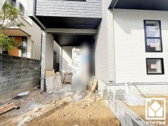 駐車スペース確保。玄関のそばで荷物の上げ下ろしができるので便利です。