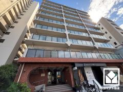 阪神電鉄本線「尼崎」駅まで徒歩約6分、阪神電鉄なんば線「大物」駅まで徒歩約18分の立地。