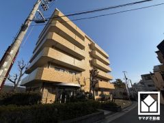 室内洗濯機置場がございますので、天候に左右されず洗濯していただけます。