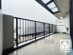 南北両面バルコニーで陽当たり、風通し良好。広々としているため、お洗濯物をたっぷりと干す事ができます。