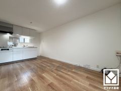 シンプルで美しいデザインのリビングが、毎日の生活に彩りを添える。