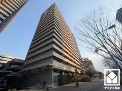 常駐の管理人さんが、快適な日常生活をサポートしてくださいます。ホームセキュリティも搭載しており、安心してお住まいいただけます。