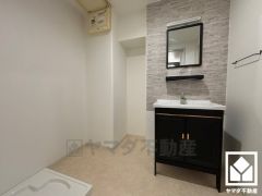 洗面台は収納付きのためスッキリお使い頂けます。