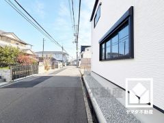 JR福知山線「塚口」駅まで徒歩約11分、阪急電鉄神戸線「塚口」駅まで徒歩約20分の立地。2沿線利用可能で、毎日の通勤・通学だけでなく、休日のお出かけまで利便性に優れています。