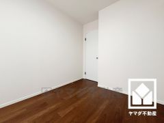 約5.8帖の洋室です。全居室フローリングでお掃除ラクラクです。