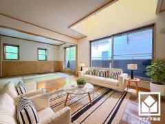 実写真と間取り図からCG再現した「空室リフォームイメージ」に家具などをCG合成しており、実際と異なります。