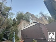 突然の来訪時でも安心なモニター付きインターホンを完備。お留守番中のお子様でも簡単に来訪者の確認ができます。