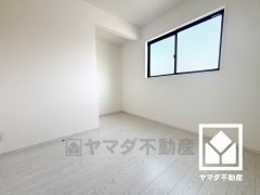 オープンクローゼット付きで、家具の配置もしやすいです。