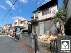 広々20.5帖のLDKが魅力。家族全員がリラックスできる、ゆったりとした快適リビングで温かい団らんの時間を。