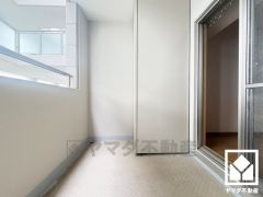 北東側バルコニーです。バルコニーが2か所ございますので、お洗濯物をたっぷりと干す事ができます。