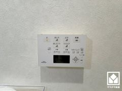 温水洗浄便座付きで、季節を問わずいつでも温かい便座をお使いいただけます。