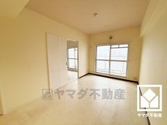 心地よい空間が広がるリビングで、家族みんなが快適に過ごせる時間を提供。