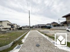 南向きバルコニーで陽当たり、風通し良好。バルコニーは2か所ございますので、お洗濯物をたっぷりと干す事ができます。