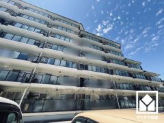 東側・南側・西側の3面バルコニーで陽当たり、風通し良好。