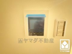 突然の来訪時でも安心なモニター付きインターホンを完備。お留守番中のお子様でも簡単に来訪者の確認ができます。