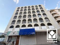 一人暮らしでも、ご夫婦でも、広々お住まいいただけるお部屋です。