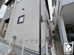 毎日の家事の負担を軽減でき、水道代の節約にもなる食器洗乾燥機付き。