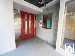 安心・安全な暮らしをサポートするオートロックシステムも完備。