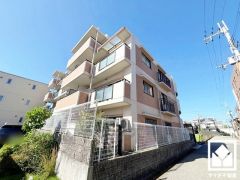 阪急電鉄神戸線「武庫之荘」駅まで徒歩約16分の立地。毎日の通勤・通学だけでなく、休日のお出かけまで利便性に優れています。