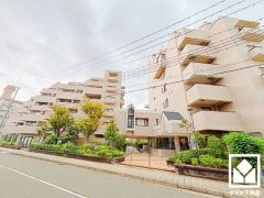 広々20.2帖のLDKが魅力。家族全員がリラックスできる、ゆったりとした快適リビングで温かい団らんの時間を。