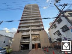 家族のごはん作りがはかどる、同時調理ができる3口コンロ付き。安全性と使いやすさを兼ね備えたIHクッキングヒーターでお手入れもラクラクです。