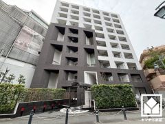 キッチンはI型2400サイズで広々とした作業スペースがあり、お料理がはかどります。毎日の家事の負担を軽減でき、水道代の節約にもなる食器洗乾燥機付き。