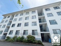 白を基調とした清潔感のある外観。帰るたびに安心感を感じられる佇まい。