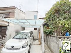 対面式のセパレートキッチンなのでお料理中でもお子様の様子が分かって安心です。