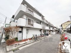 「ローソン尼崎塚口町三丁目店」まで徒歩3分、「ドラッグセガミ塚口店」まで徒歩6分など、他にも商業施設が徒歩圏内に多数ございます。お買い物には困りません。