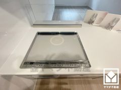 安全性と使いやすさを兼ね備えたIHクッキングヒーターで快適なキッチンライフ。お手入れもラクラクです。