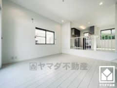 隅々まで光が降り注ぎ、明るく心地の良い空間です。