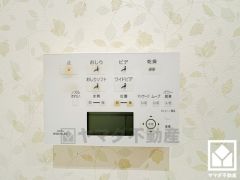 温水洗浄便座付きで、季節を問わずいつでも温かい便座をお使いいただけます。