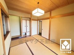 押入にはお客様用の座布団や寝具も収納可能です。