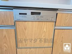 毎日の家事の負担を軽減でき、省エネにもなる食器洗乾燥機付き。