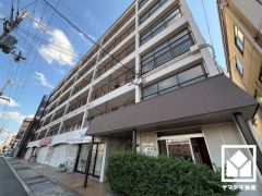 白を基調とした清潔感のある外観。帰るたびに安心感を感じられる佇まい。