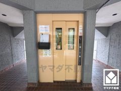 スムーズな移動を叶えるエレベーター。忙しい朝も快適に、ストレスフリーな暮らしをサポート。