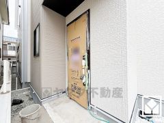 3段階中最も高いレベルの耐震等級3を取得した、災害復興拠点に求められる水準の耐震性を備えた住宅。繰り返す地震に強い制震ダンパーも搭載しており、耐久性・居住性を高めます。