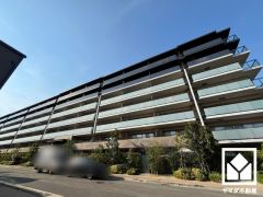 大切なペットと一緒に暮らせる住まいです（体高40センチ程度まで、計2匹まで。規約制限有）。棟内にペット足洗い場が設置されています。