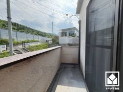 南向きバルコニーで陽当たり、風通し良好。たっぷりの洗濯物も気持ちよく乾きます。