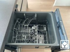 食器洗浄乾燥機付きです。時短にも節水にもなりますね