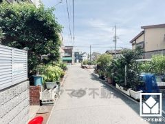 耐震性の高い鉄骨造4階建の住宅です。