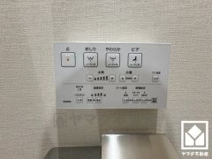 温水洗浄便座付きで、季節を問わずいつでも温かい便座をお使いいただけます。