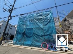 阪神電鉄本線「甲子園」駅まで徒歩約18分、阪急電鉄今津線「今津」駅まで徒歩約27分の立地。