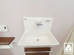 トイレは1階・2階とも手洗いが別になっているので、衛生的に使えます。