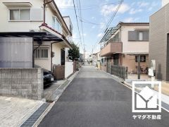 阪急電鉄神戸線「塚口」駅まで徒歩約17分の立地。「スギ薬局上ノ島店」まで徒歩5分、「立花小学校」まで徒歩8分など、毎日の通勤・通学だけでなく、日常のお買い物や、休日のお出かけまで利便性に優れています。