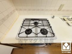 家族のごはん作りがはかどる。同時調理ができる3口コンロ付き。